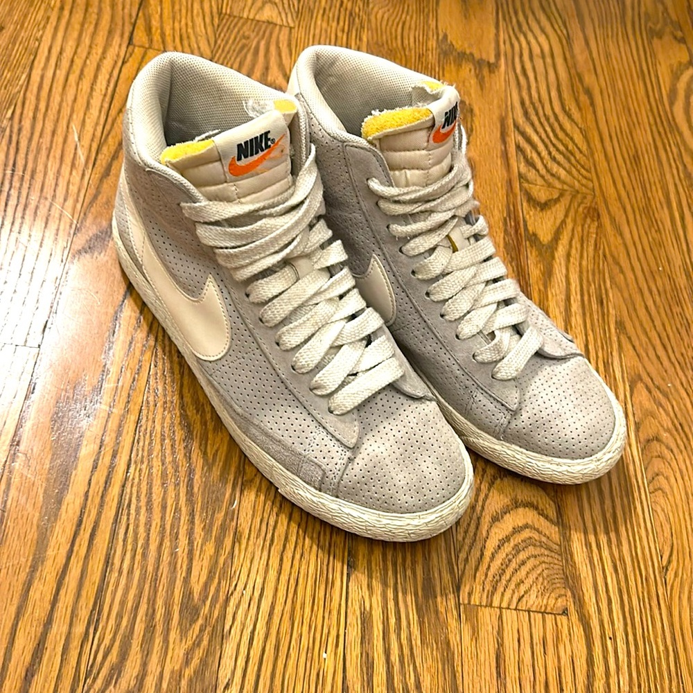 NIKE Blazers - size 8W